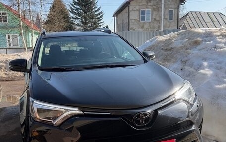 Toyota RAV4, 2018 год, 2 850 000 рублей, 2 фотография