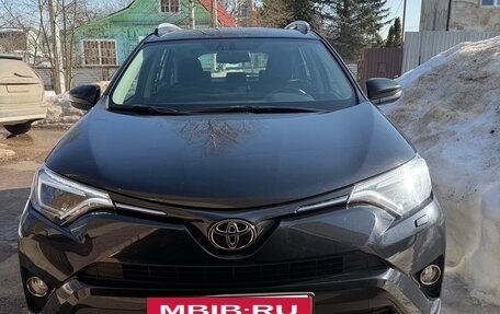 Toyota RAV4, 2018 год, 2 850 000 рублей, 3 фотография