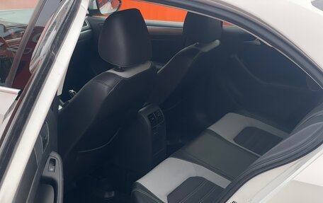 Volkswagen Jetta VI, 2012 год, 949 999 рублей, 9 фотография