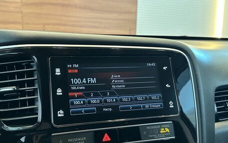 Mitsubishi Outlander III рестайлинг 3, 2019 год, 2 390 000 рублей, 13 фотография