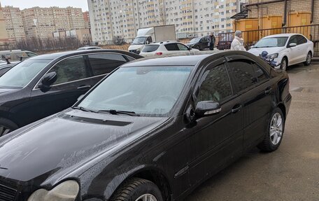 Mercedes-Benz C-Класс, 2002 год, 250 000 рублей, 1 фотография