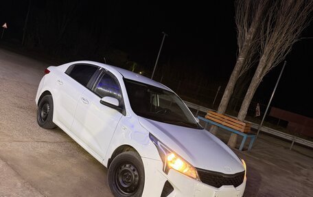 KIA Rio IV, 2020 год, 900 000 рублей, 1 фотография