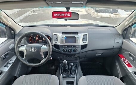 Toyota Hilux VII, 2013 год, 1 990 000 рублей, 8 фотография