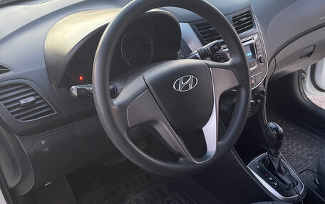 Hyundai Solaris II рестайлинг, 2016 год, 1 300 000 рублей, 10 фотография