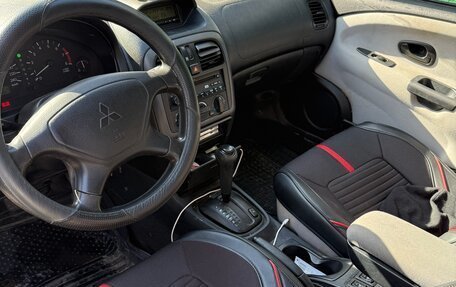 Mitsubishi Carisma I, 2001 год, 300 000 рублей, 13 фотография