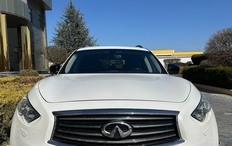 Infiniti QX70, 2014 год, 2 000 000 рублей, 3 фотография