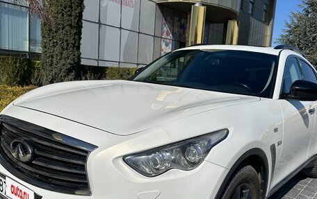 Infiniti QX70, 2014 год, 2 000 000 рублей, 8 фотография