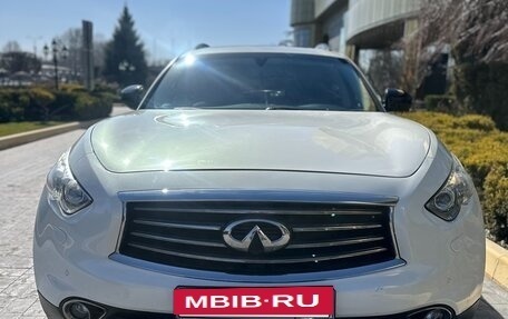 Infiniti QX70, 2014 год, 2 000 000 рублей, 14 фотография