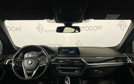 BMW 5 серия, 2017 год, 2 428 000 рублей, 15 фотография