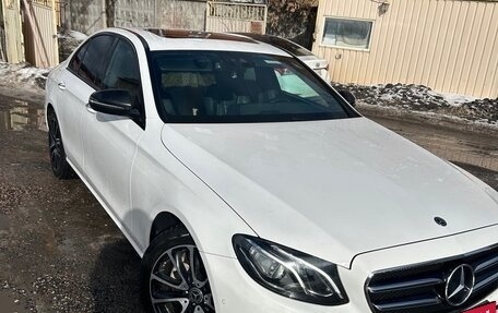 Mercedes-Benz E-Класс, 2020 год, 4 750 000 рублей, 1 фотография