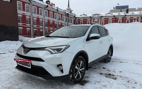 Toyota RAV4, 2018 год, 2 050 000 рублей, 2 фотография