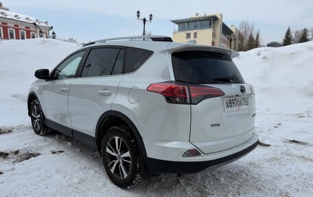 Toyota RAV4, 2018 год, 2 050 000 рублей, 8 фотография