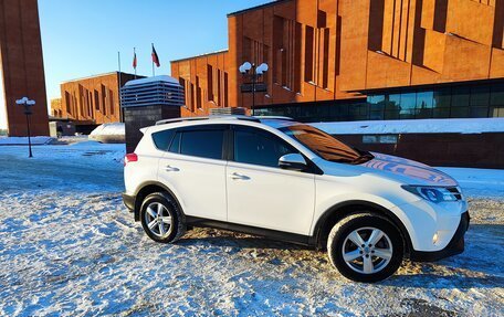 Toyota RAV4, 2015 год, 1 980 000 рублей, 2 фотография