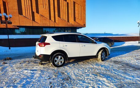 Toyota RAV4, 2015 год, 1 980 000 рублей, 4 фотография