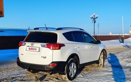 Toyota RAV4, 2015 год, 1 980 000 рублей, 5 фотография