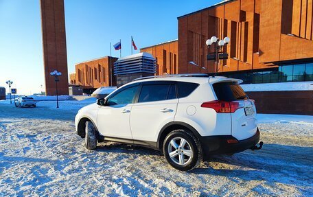 Toyota RAV4, 2015 год, 1 980 000 рублей, 14 фотография