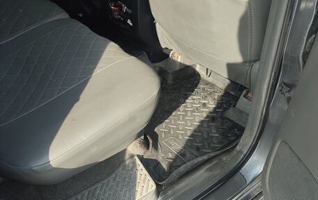 Toyota Land Cruiser Prado 120 рестайлинг, 2007 год, 1 950 000 рублей, 13 фотография