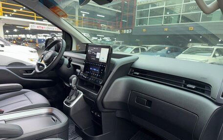 Hyundai Staria, 2023 год, 4 850 000 рублей, 4 фотография