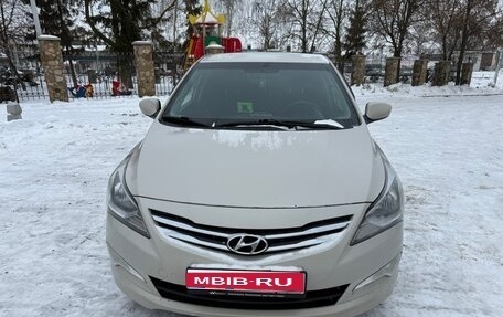 Hyundai Solaris II рестайлинг, 2015 год, 870 000 рублей, 1 фотография