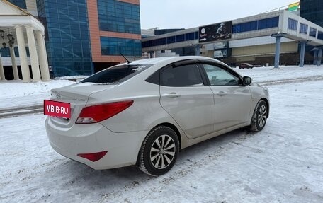 Hyundai Solaris II рестайлинг, 2015 год, 870 000 рублей, 3 фотография