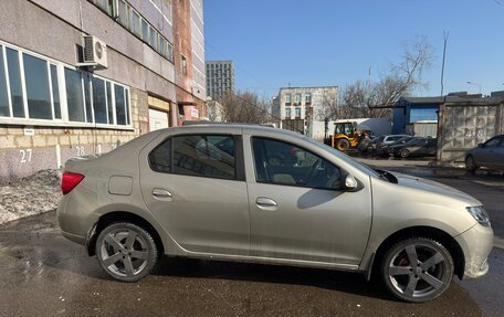 Renault Logan II, 2015 год, 850 000 рублей, 4 фотография
