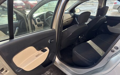 Renault Logan II, 2015 год, 850 000 рублей, 13 фотография