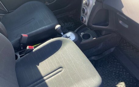 Toyota Yaris III рестайлинг, 2007 год, 615 000 рублей, 19 фотография