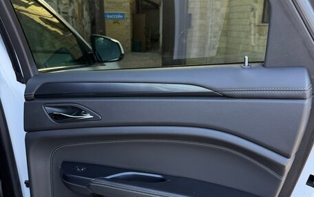 Cadillac SRX II рестайлинг, 2014 год, 1 699 000 рублей, 29 фотография