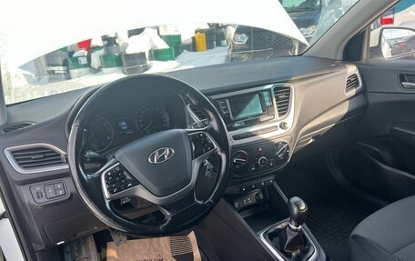 Hyundai Solaris II рестайлинг, 2017 год, 1 057 000 рублей, 5 фотография