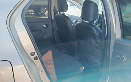 Renault Logan II, 2015 год, 670 000 рублей, 28 фотография