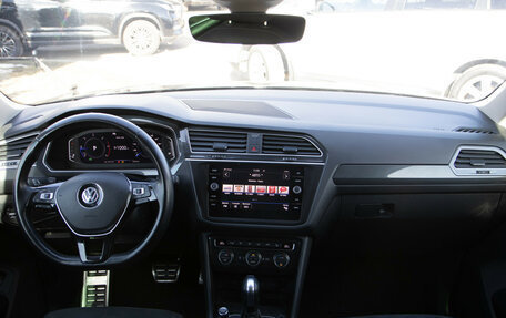 Volkswagen Tiguan II, 2019 год, 2 688 000 рублей, 11 фотография