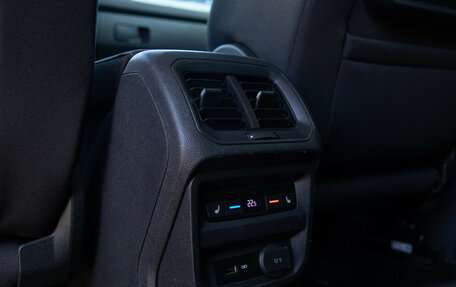 Volkswagen Tiguan II, 2019 год, 2 688 000 рублей, 13 фотография