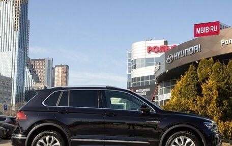 Volkswagen Tiguan II, 2019 год, 2 688 000 рублей, 3 фотография