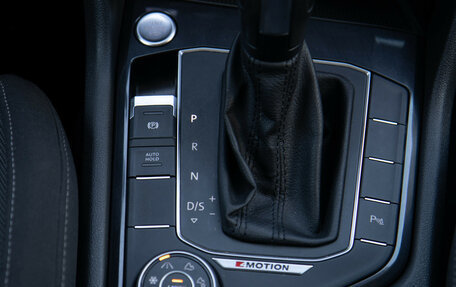 Volkswagen Tiguan II, 2019 год, 2 688 000 рублей, 15 фотография