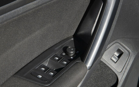 Volkswagen Tiguan II, 2019 год, 2 688 000 рублей, 18 фотография