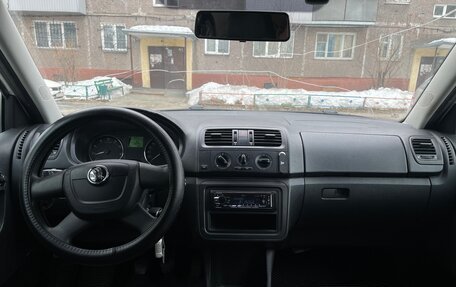 Skoda Fabia II, 2011 год, 450 000 рублей, 5 фотография