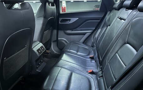 Jaguar F-Pace, 2016 год, 2 400 000 рублей, 13 фотография