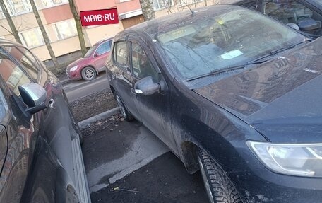 Renault Logan II, 2018 год, 650 000 рублей, 10 фотография