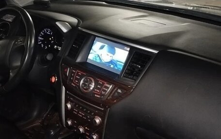 Nissan Pathfinder, 2016 год, 1 950 000 рублей, 1 фотография