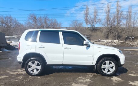 Chevrolet Niva I рестайлинг, 2017 год, 770 000 рублей, 3 фотография