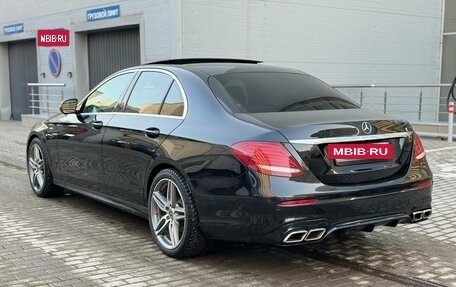 Mercedes-Benz E-Класс, 2018 год, 2 550 000 рублей, 4 фотография