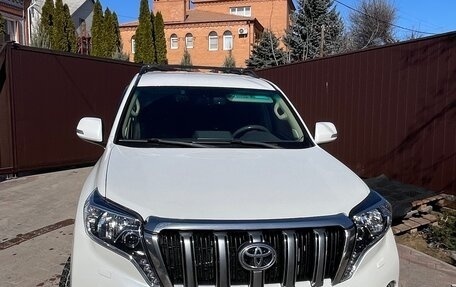 Toyota Land Cruiser Prado 150 рестайлинг 2, 2014 год, 3 500 000 рублей, 4 фотография
