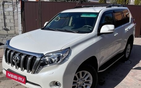 Toyota Land Cruiser Prado 150 рестайлинг 2, 2014 год, 3 500 000 рублей, 2 фотография