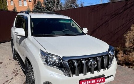 Toyota Land Cruiser Prado 150 рестайлинг 2, 2014 год, 3 500 000 рублей, 3 фотография
