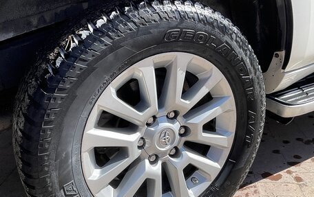 Toyota Land Cruiser Prado 150 рестайлинг 2, 2014 год, 3 500 000 рублей, 10 фотография