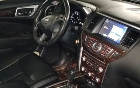 Nissan Pathfinder, 2016 год, 1 950 000 рублей, 15 фотография