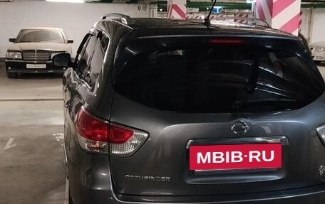 Nissan Pathfinder, 2016 год, 1 950 000 рублей, 11 фотография