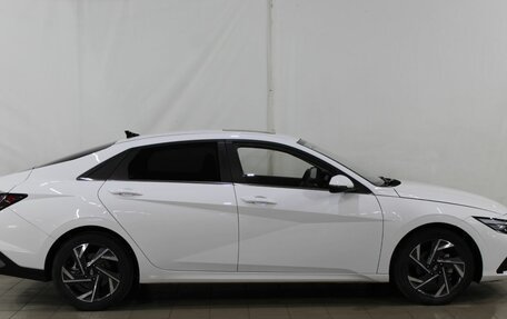 Hyundai Elantra, 2023 год, 2 250 000 рублей, 9 фотография