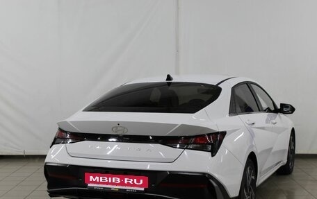 Hyundai Elantra, 2023 год, 2 250 000 рублей, 10 фотография