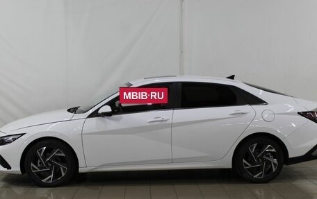 Hyundai Elantra, 2023 год, 2 250 000 рублей, 14 фотография